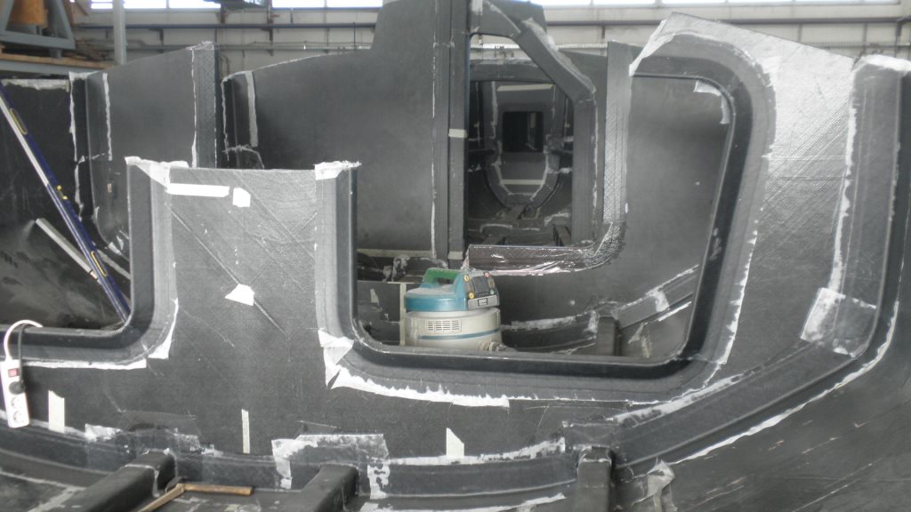 Enavigo 38 Racer — karbonski offshore klubski regatant pod jedrima